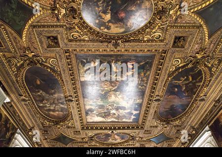 Plafond peintures de l'ancien Testament par Tintoret dans la Sala Superiore dans Renaissance Scuola Grande di San Rocco (Grande École San Rocco fraternité) à sa Banque D'Images