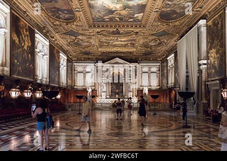 Plafond peintures de l'ancien Testament par Tintoret dans la Sala Superiore dans Renaissance Scuola Grande di San Rocco (Grande École San Rocco fraternité) à sa Banque D'Images