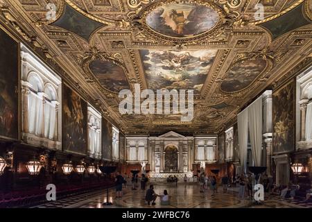 Plafond peintures de l'ancien Testament par Tintoret dans la Sala Superiore dans Renaissance Scuola Grande di San Rocco (Grande École San Rocco fraternité) à sa Banque D'Images