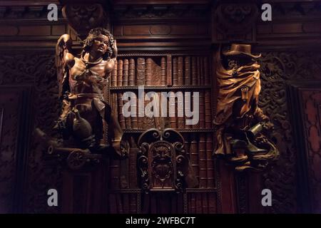 Statue en bois de Francesco Pianta dans la Sala Superiore dans la Renaissance Scuola Grande di San Rocco (Grande École San Rocco fraternité) à San Polo sesti Banque D'Images