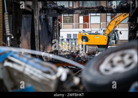 ROTTERDAM - dommages à un complexe d'appartements sur Schammenkamp, le lendemain d'un incendie majeur. Plusieurs personnes ont été blessées par une explosion et par un incendie. L'explosion a eu lieu dans une voiture sous le complexe résidentiel. ANP JOSH WALET pays-bas sorti - belgique sorti Banque D'Images