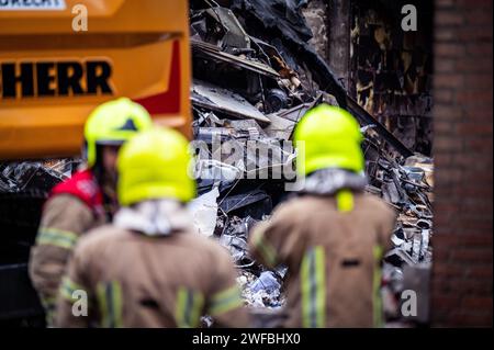 ROTTERDAM - dommages à un complexe d'appartements sur Schammenkamp, le lendemain d'un incendie majeur. Plusieurs personnes ont été blessées par une explosion et par un incendie. L'explosion a eu lieu dans une voiture sous le complexe résidentiel. ANP JOSH WALET pays-bas sorti - belgique sorti Banque D'Images