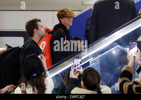 Foto Cecilia Fabiano/LaPresse 30 Gennaio 2024 Roma, Italia - Cronaca - Jannik Sinner arriva all&#x2019;aeroporto Leonardo da Vinci a Fiumicino Nella foto : Jannik Sinner 30 janvier 2024 Roma, Italie - Jannik Sinner arives at Fiumicino&#x2019;s Leonardo da Vinci Airport in the photo : Jannik Sinner Sinner Banque D'Images