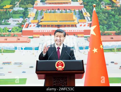 Pékin, Chine. 30 janvier 2024. Le président chinois Xi Jinping prononce un discours après avoir reçu les lettres de créance de 42 ambassadeurs en Chine au Grand Hall du peuple à Beijing, capitale de la Chine, le 30 janvier 2024. Crédit : Huang Jingwen/Xinhua/Alamy Live News Banque D'Images