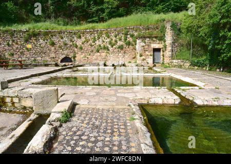 Poza de la Sal, fontaine. La Bureba, province de Burgos, Castilla y Leon, Espagne. Banque D'Images