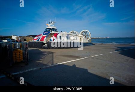 Hovercraft Island Flyer à sa base Ryde sur l'île de Wight Banque D'Images