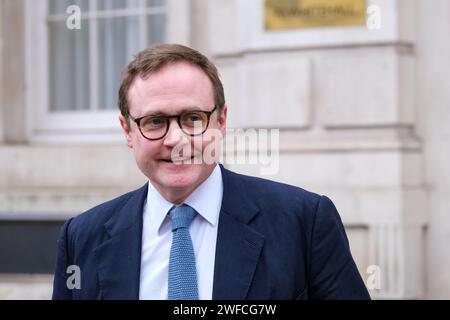 Londres, Royaume-Uni. 30 janvier 2024. Tom Tugendhat député, ministre d'État au ministère de l'intérieur quitte le bureau du Cabinet après la réunion hebdomadaire du mardi. Crédit : Photographie de onzième heure / Alamy Live News Banque D'Images