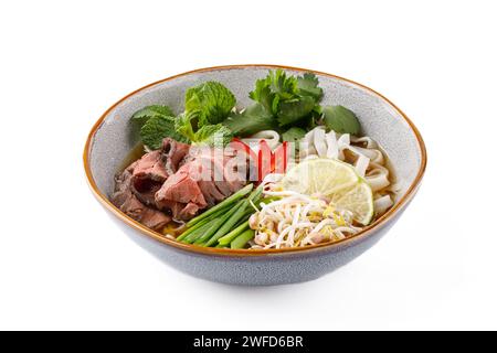 Soupe Pho bo sur un fond blanc studio de tournage Banque D'Images