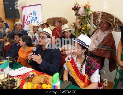 CUENCA-CARNAVALES VALLE Cuenca,Ecuador 30 de enero de 2024 en la manana de hoy en el Museo de la Ciudad se desarrollo el presidente del GAD Fabian Carrion realizo el lanzamiento de los Carnavales de El Valle 2024 ya que es una tradicion en nuestro pais. Bandas del pueblo y desfiles de instituciones educativas deleitaran en los carnavales del Valle. foto Boris Romoleroux/API. ACE-CUENCA-CARNAVALESVALLE-882f64f249ca42e61157dd8d03d3c76a *** CUENCA CARNAVALES VALLE Cuenca, Équateur janvier 30, 2024 dans la matinée d'aujourd'hui dans le Musée de la ville a été développé le président du GAD Fabian Banque D'Images