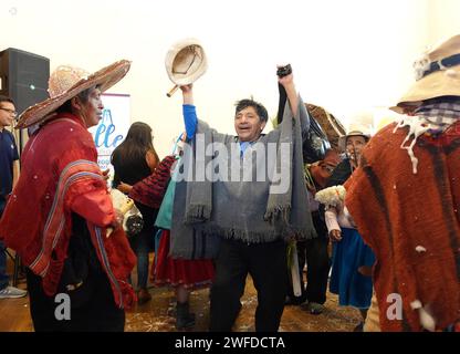 CUENCA-CARNAVALES VALLE Cuenca,Ecuador 30 de enero de 2024 en la manana de hoy en el Museo de la Ciudad se desarrollo el presidente del GAD Fabian Carrion realizo el lanzamiento de los Carnavales de El Valle 2024 ya que es una tradicion en nuestro pais. Bandas del pueblo y desfiles de instituciones educativas deleitaran en los carnavales del Valle. foto Boris Romoleroux/API. ACE-CUENCA-CARNAVALESVALLE-9eecf2df7188a3a8d125a785a3dce18b *** CUENCA CARNAVALES VALLE VALLE Cuenca, Équateur 30 janvier 2024 dans la matinée d'aujourd'hui dans le Musée de la ville a été développé le président du GAD Fabian Banque D'Images