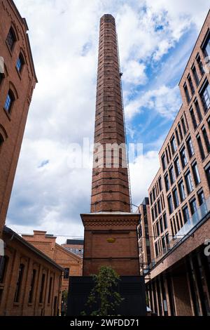 Cheminée au Centre Koneser Praga complexe réaménagé dans l'ancienne usine de vodka dans le district de Praga, Varsovie, Pologne Banque D'Images