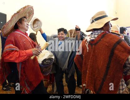 CUENCA-CARNAVALES VALLE Cuenca,Ecuador 30 de enero de 2024 en la manana de hoy en el Museo de la Ciudad se desarrollo el presidente del GAD Fabian Carrion realizo el lanzamiento de los Carnavales de El Valle 2024 ya que es una tradicion en nuestro pais. Bandas del pueblo y desfiles de instituciones educativas deleitaran en los carnavales del Valle. foto Boris Romoleroux/API. ACE-CUENCA-CARNAVALESVALLE-ccd271bb1ddc6b814f968dceb7410e1d *** CUENCA CARNAVALES VALLE Cuenca, Équateur janvier 30, 2024 dans la matinée d'aujourd'hui dans le Musée de la ville a été développé le président du GAD Fabian Banque D'Images