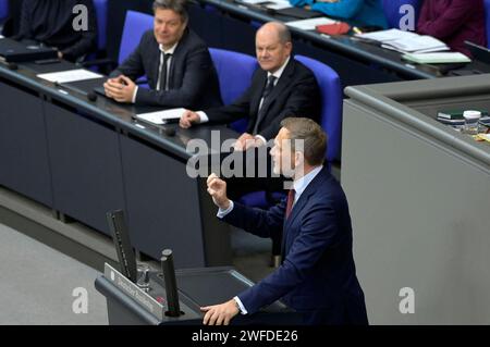 Robert Habeck, OLAF Scholz et Christian Lindner in der 149. Sitzung des Deutschen Bundestages im Reichstagsgebäude. Berlin, 30.01.2024 *** Robert Habeck, OLAF Scholz et Christian Lindner à la 149e session du Bundestag allemand au Reichstag Berlin, 30 01 2024 Foto:XF.xKernx/xFuturexImagex bundestagssitzung149 4128 Banque D'Images