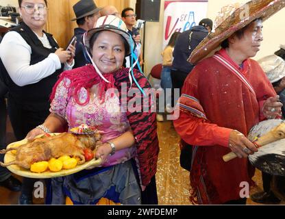 CUENCA-CARNAVALES VALLE Cuenca,Ecuador 30 de enero de 2024 en la manana de hoy en el Museo de la Ciudad se desarrollo el presidente del GAD Fabian Carrion realizo el lanzamiento de los Carnavales de El Valle 2024 ya que es una tradicion en nuestro pais. Bandas del pueblo y desfiles de instituciones educativas deleitaran en los carnavales del Valle. foto Boris Romoleroux/API. ACE-CUENCA-CARNAVALESVALLE-ef8dde5564f97ad5f5bbc37893e4235b *** CUENCA CARNAVALES VALLE Cuenca, Équateur 30 janvier 2024 dans la matinée d'aujourd'hui dans le Musée de la ville a été développé le président du GAD Fabian Banque D'Images