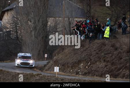 Monaco, Monaco. 24 janvier 2024. MONACO, MONTE-CARLO - 24. Janvier 2024 : Gregoire Munster (Luxembourg) et Louis Louka (Belgique) de l'équipe M-Sport Ford World Rally Team piloteront la Ford Puma Rally1 Hybrid lors de l'essai au Championnat du monde FIA des rallyes WRC Rallye automobile Monte-Carlo à Gap, France, le 24 janvier 2024 lors du RALLYE WRC, FIA World Rally Championship - Rallye Monte Carlo 2024, (photo et copyright @ Jun QIAN/ATP images (QIAN Jun/ATP/SPP) crédit : SPP Sport Press photo. /Alamy Live News Banque D'Images