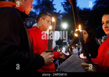 Roma, Italie. 30 janvier 2024. Foto Cecilia Fabiano/LaPresse 30 Gennaio 2024 Roma, Italia - Cronaca - Fiaccolata per Pamela Mastropietro Nella foto : la manifestazione 30 janvier 2024 Roma, Italie - torche pour Pamela Mastropietro tué en 2018 sur la photo : la torche. Crédit : LaPresse/Alamy Live News Banque D'Images