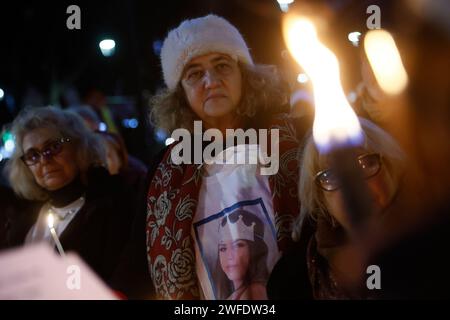Roma, Italie. 30 janvier 2024. Foto Cecilia Fabiano/LaPresse 30 Gennaio 2024 Roma, Italia - Cronaca - Fiaccolata per Pamela Mastropietro Nella foto : la manifestazione 30 janvier 2024 Roma, Italie - torche pour Pamela Mastropietro tué en 2018 sur la photo : la torche. Crédit : LaPresse/Alamy Live News Banque D'Images