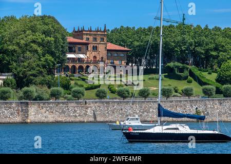 Maisons de luxe et palais à Getxo de Guecho, près de la plage de la bola, Bizkaia, Bilbao province, pays Basque, Euskadi, Espagne. Banque D'Images