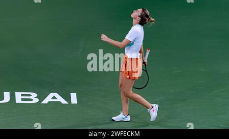 Jelena OSTAPENKO (LAT) vs Simona HALEP (ROU) lors de leur match de demi-finale simple dans le cadre des Dubai Duty Free tennis Championships WTA 500 le 18 février 2022 à Dubaï, Émirats arabes Unis. Photo de Victor Fraile / Power Sport Images Banque D'Images