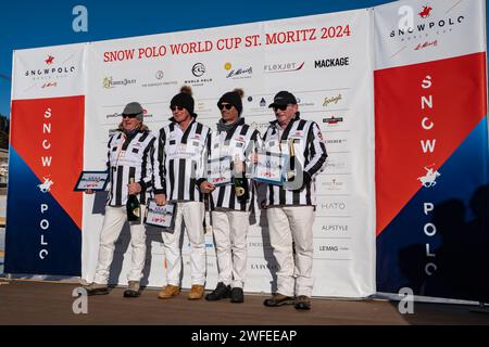 St. Moritz - 28 janvier 2024 : actions de jeu et cérémonie de remise des prix lors de la finale de la coupe du monde de Polo de neige St.Moritz 2024 Banque D'Images