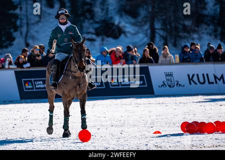 St. Moritz - 28 janvier 2024 : actions de jeu et cérémonie de remise des prix lors de la finale de la coupe du monde de Polo de neige St.Moritz 2024 Banque D'Images