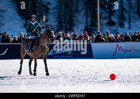 St. Moritz - 28 janvier 2024 : actions de jeu et cérémonie de remise des prix lors de la finale de la coupe du monde de Polo de neige St.Moritz 2024 Banque D'Images