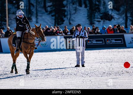 St. Moritz - 28 janvier 2024 : actions de jeu et cérémonie de remise des prix lors de la finale de la coupe du monde de Polo de neige St.Moritz 2024 Banque D'Images