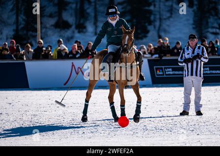 St. Moritz - 28 janvier 2024 : actions de jeu et cérémonie de remise des prix lors de la finale de la coupe du monde de Polo de neige St.Moritz 2024 Banque D'Images