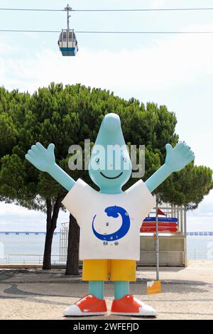 La mascotte Expo 98 dans le Parc des Nations de Lisbonne a été conçue par le duo portugais du peintre António Modesto et du sculpteur Artur Moreira. Il est nommé Gil, d'après le navigateur portugais Gil Eanes. Banque D'Images