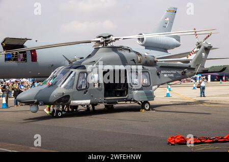 Hélicoptère de recherche et de sauvetage de combat AgustaWestland AW139 (HH-139a) de l'armée de l'air italienne exposé à la base aérienne de Fairford de la RAF. Royaume-Uni - 13 juillet 2018 Banque D'Images