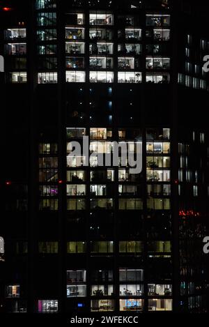 Gratte-ciel de bureau à Varsovie. Les bureaux sont photographiés à Varsovie, en Pologne, le 25 janvier 2024. Varsovie Pologne Copyright : xAleksanderxKalkax Banque D'Images