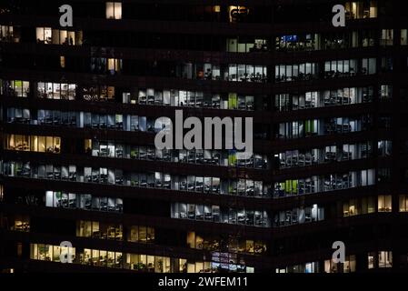 Gratte-ciel de bureau à Varsovie. Les bureaux sont photographiés à Varsovie, en Pologne, le 25 janvier 2024. Varsovie Pologne Copyright : xAleksanderxKalkax Banque D'Images