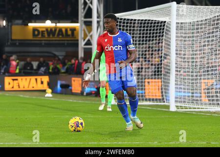 Selhurst Park, Selhurst, Londres, Royaume-Uni. 30 janvier 2024. Premier League football, Crystal Palace contre Sheffield United ; Marc Guehi de Crystal Palace sort de la défense crédit : action plus Sports/Alamy Live News Banque D'Images