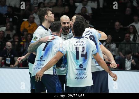 Casalecchio Di Reno, Italie. 28 janvier 2024. L’équipe Monza a été vue en actin lors du match pour la médaille d’or de la SuperLega 23/24 “Del Monte Coppa Italia” entre Sir Susa Vim Perugia et Mint Vero volley Monza à l’Unipol Arena. Score final ; Pérouse 3:1 Monza. (Photo Marco Zaccagnini/SOPA Images/Sipa USA) crédit : SIPA USA/Alamy Live News Banque D'Images