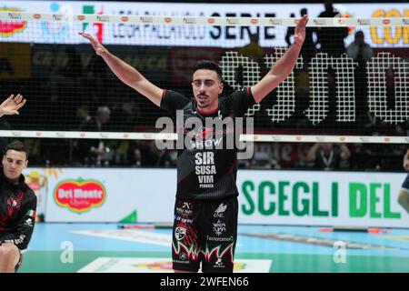 Casalecchio Di Reno, Italie. 28 janvier 2024. Toscani Alessandro #8 de Sir Susa Vim Perugia vu en actin lors du match pour la médaille d’or “Del Monte Coppa Italia” SuperLega 23/24 entre Sir Susa Vim Perugia et Mint Vero volley Monza à l’Unipol Arena. Score final ; Pérouse 3:1 Monza. (Photo Marco Zaccagnini/SOPA Images/Sipa USA) crédit : SIPA USA/Alamy Live News Banque D'Images