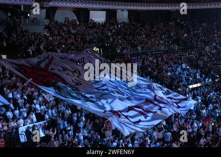 Casalecchio Di Reno, Italie. 28 janvier 2024. Supporters de Pérouse vus lors du match pour la médaille d’or “Del Monte Coppa Italia” SuperLega 23/24 entre Sir Susa Vim Perugia et Mint Vero volley Monza à l’Unipol Arena. Score final ; Pérouse 3:1 Monza. (Photo Marco Zaccagnini/SOPA Images/Sipa USA) crédit : SIPA USA/Alamy Live News Banque D'Images