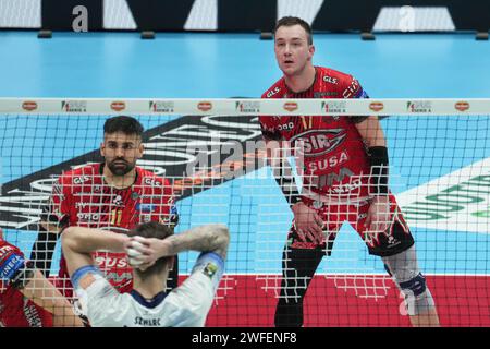 Casalecchio Di Reno, Italie. 28 janvier 2024. Plotnytskyi Oleh #17 de Sir Susa Vim Perugia vu en actin lors du match pour la médaille d’or “Del Monte Coppa Italia” SuperLega 23/24 entre Sir Susa Vim Perugia et Mint Vero volley Monza à l’Unipol Arena. Score final ; Pérouse 3:1 Monza. (Photo Marco Zaccagnini/SOPA Images/Sipa USA) crédit : SIPA USA/Alamy Live News Banque D'Images