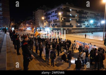 Badalona, Espagne. 30 janvier 2024. 30 janvier 2024 Barcelone, Espagne politique Barcelone- manifestation pro-palestinienne à Badalona contre l'hapoël de tel aviv manifestation des supporters pro-palestiniens près du stade olympique de Badalona contre la présence de l'Hapoël de tel Aviv, qui joue un match Eurocup. Crédit : LaPresse/Alamy Live News Banque D'Images