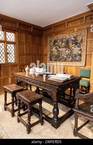 Une salle à manger des années 1630 au Museum of the Home, Londres, Angleterre Banque D'Images