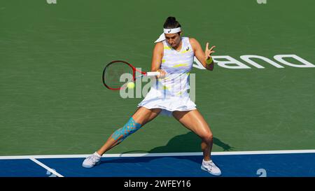 Caroline Garcia de France vs Barbora Krejcikova de République Tchèque lors de leur match de la ronde 1 dans le cadre des Dubai Duty Free tennis Championships WTA 500 le 14 février 2022 à Dubaï, aux Émirats arabes Unis. Photo de Victor Fraile / Power Sport Images Banque D'Images