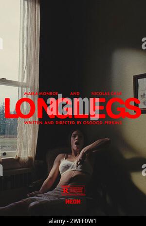 Longlegs (2024) réalisé par Oz Perkins avec Nicolas cage, Alicia Witt et Maika Monroe. L'agent Lee Harker du FBI est affecté à une affaire de tueur en série non résolue qui prend des tournages inattendus, révélant des preuves de l'occultisme. Harker découvre un lien personnel avec le tueur et doit l'arrêter avant qu'il ne frappe à nouveau. Affiche US Advance ***USAGE ÉDITORIAL SEULEMENT***. Crédit : BFA / Neon Banque D'Images