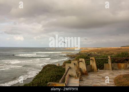 Ribadeo, Espagne ; 10 10 2023 : vue sur la mer Cantabrique depuis la côte Banque D'Images