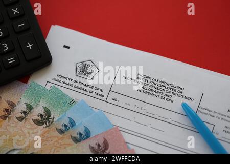Formulaire fiscal indonésien 1721 a1 retenue d'impôt sur le revenu art 21 pour l'employé ou les bénéficiaires d'une pension ou d'une pension de retraite et d'une épargne-retraite Banque D'Images
