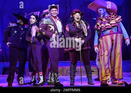 Londres, Royaume-Uni. 30 janvier 2024. Bronco Billy - The musical, mise en scène par Hunter Bird et chorégraphe par Alexzandra Sarmiento, The Charing Cross Theatre, Londres, Royaume-Uni. Crédit : Voir Li/Picture Capital/Alamy Live News Banque D'Images