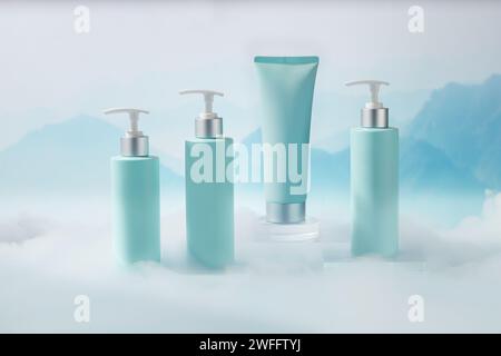 Ensemble de récipient cosmétique avec bouteilles de distributeur de pompe et tube de couleur bleu clair placé sur le podium transparent. Fond naturel avec des montagnes beh Banque D'Images