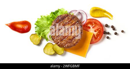 composition de pose plate d'ingrédients de hamburger isolés sur fond blanc, vue de dessus Banque D'Images