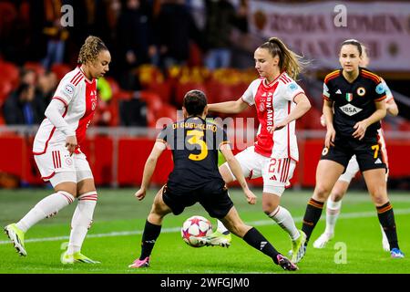 AMSTERDAM, PAYS-BAS - JANVIER 30 : Lucia di Guglielmo (AS Roma) et Rosa van Gool (AJAX Amsterdam) s'affrontent pour le ballon lors du Groupe C - UEFA WOM Banque D'Images