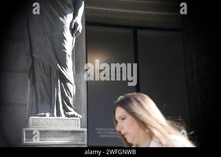 Buenos Aires, capitale fédérale, Argentine. 30 janvier 2024. 30 janvier 2024, Buenos Aires, Argentine : ce mercredi la loi omnibus en général sera votée à la chambre des députés et jeudi les articles contradictoires au milieu des négociations de dernière minute où le parti au pouvoir cherche à ajouter plus de soutien législatif. (Image de crédit : © Roberto Almeida Aveledo/ZUMA Press Wire) USAGE ÉDITORIAL SEULEMENT! Non destiné à UN USAGE commercial ! Banque D'Images