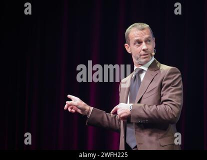 Hambourg, Allemagne. 31 janvier 2024. Le président de l'UEFA Aleksander Ceferin lors d'une table ronde à la conférence de SpoBis sur l'industrie. Crédit : Christian Charisius/dpa/Alamy Live News Banque D'Images