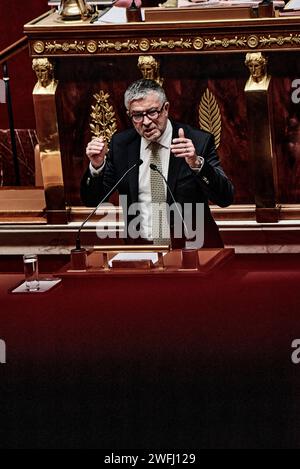 Paris, France. 30 janvier 2024. Antonin Burat/le Pictorium - discours de politique générale du Premier ministre Gabriel Attal devant l'Assemblée nationale française - 30/01/2024 - France/Ile-de-France (région)/Paris - Président des libertés, indépendants, Bertrand Pancher, le groupe parlementaire d'outre-mer et Territoires, intervient après le discours de politique générale prononcé par le Premier ministre Gabriel Attal à l'Assemblée nationale française, le 30 janvier 2024. Crédit : LE PICTORIUM/Alamy Live News Banque D'Images